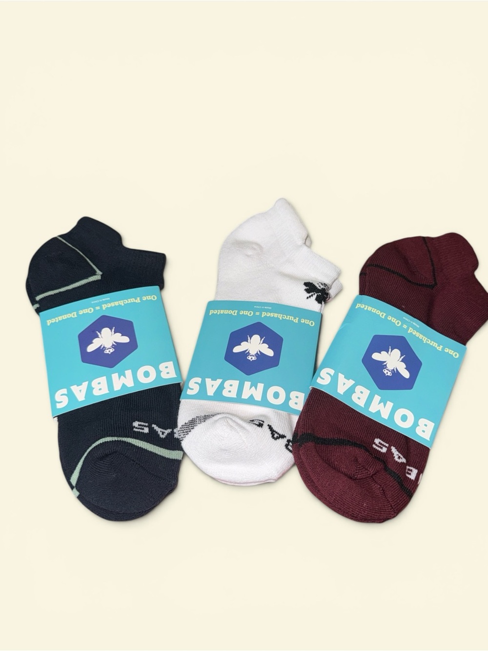 Bombas Women’s Large 11-13 No-Show Ankle Midweight Socks Black, White, Burgundy